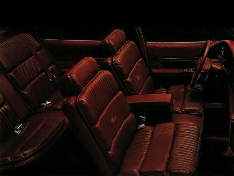 Интерьер Buick Park Avenue 1991 года  (фото 23 из 25)